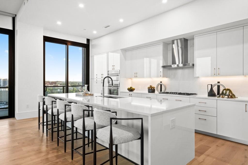 3 bedroom, 4 bathroom, 2,985 sq ft condominium for rent at 2425 Peachtree Road 1705, Atlanta, GA 30305 for $18,000 a month — photo 2