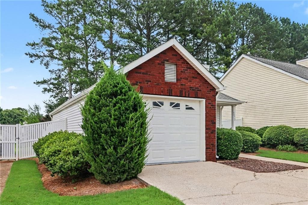 2 bedroom, 2 bathroom, 1,000 sq ft single family residence for sale at 3075 Barnwood Crossing, Duluth, GA 30097 — photo 4