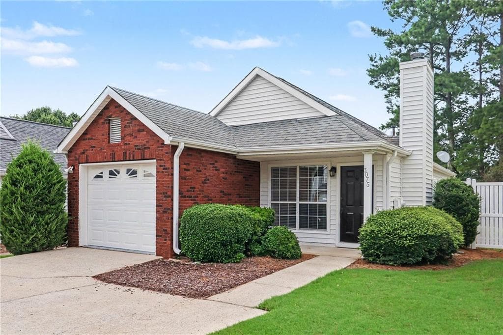 2 bedroom, 2 bathroom, 1,000 sq ft single family residence for sale at 3075 Barnwood Crossing, Duluth, GA 30097