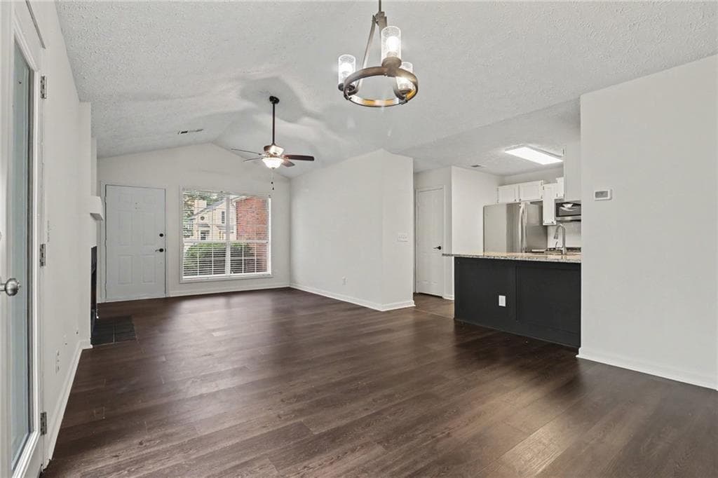 2 bedroom, 2 bathroom, 1,000 sq ft single family residence for sale at 3075 Barnwood Crossing, Duluth, GA 30097 — photo 8