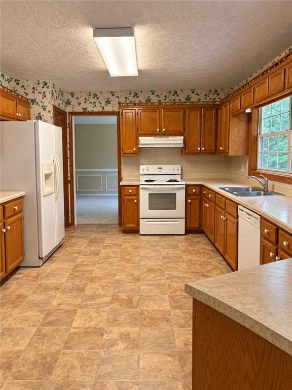 3 bedroom, 3 bathroom, 2,092 sq ft single family residence for sale at 3420 Coles Creek Drive, Buford, GA 30519 — photo 3