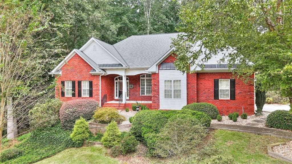 5 bedroom, 5 bathroom, 2,557 sq ft single family residence for sale at 1821 Wesleyan Lane, Loganville, GA 30052 — photo 5