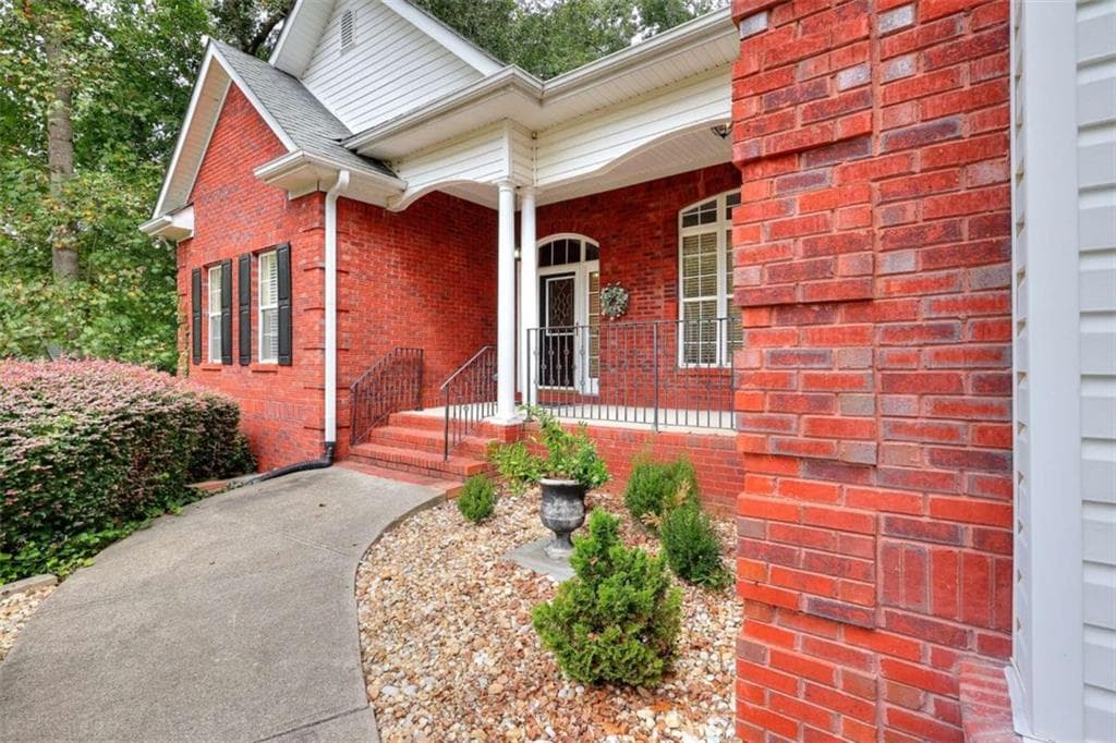 5 bedroom, 5 bathroom, 2,557 sq ft single family residence for sale at 1821 Wesleyan Lane, Loganville, GA 30052 — photo 7