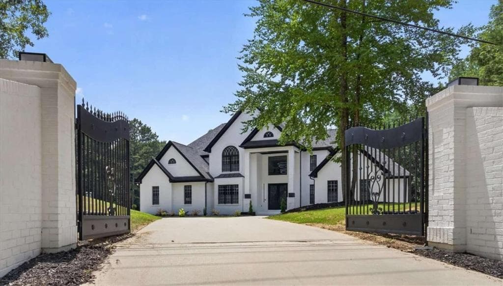 7 bedroom, 7 bathroom, 7,500 sq ft single family residence for sale at 3285 Stonewall Tell Road, South Fulton, GA 30349 — photo 2