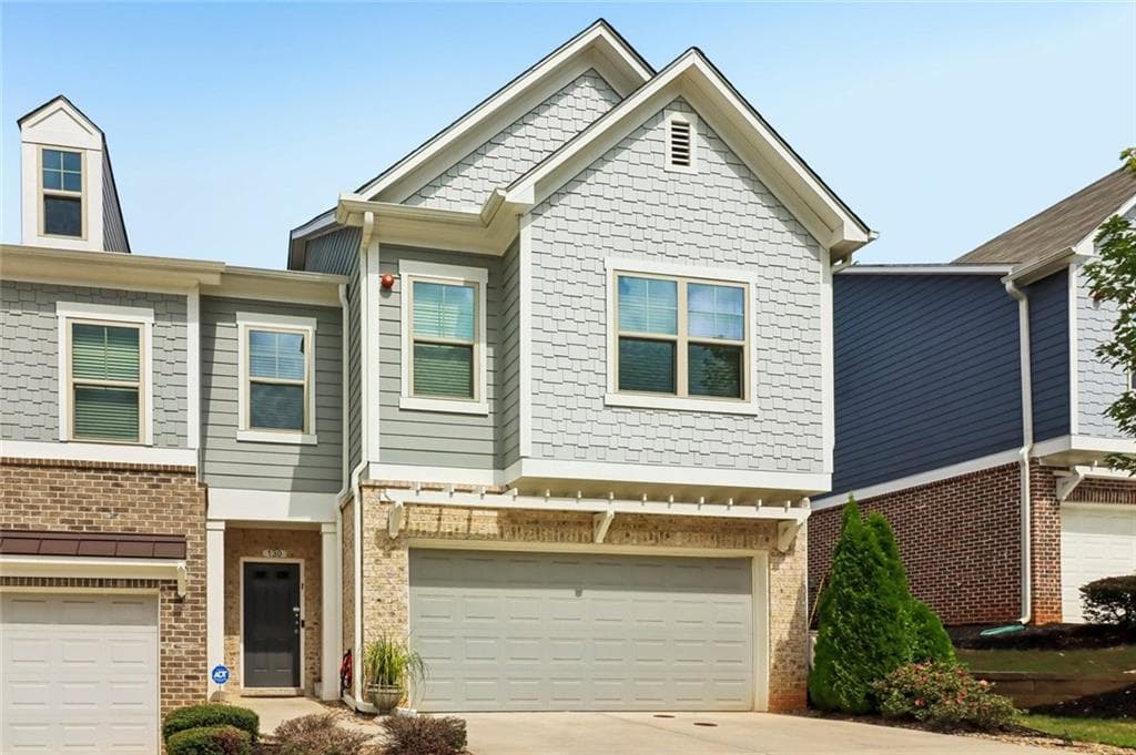 3 bedroom, 3 bathroom, 1,929 sq ft townhouse for sale at 130 Maple Creek Way, Woodstock, GA 30188 — photo 2