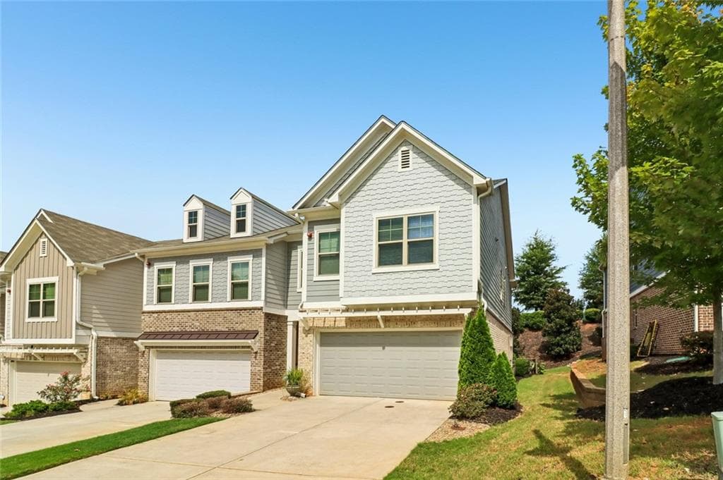 3 bedroom, 3 bathroom, 1,929 sq ft townhouse for sale at 130 Maple Creek Way, Woodstock, GA 30188 — photo 5