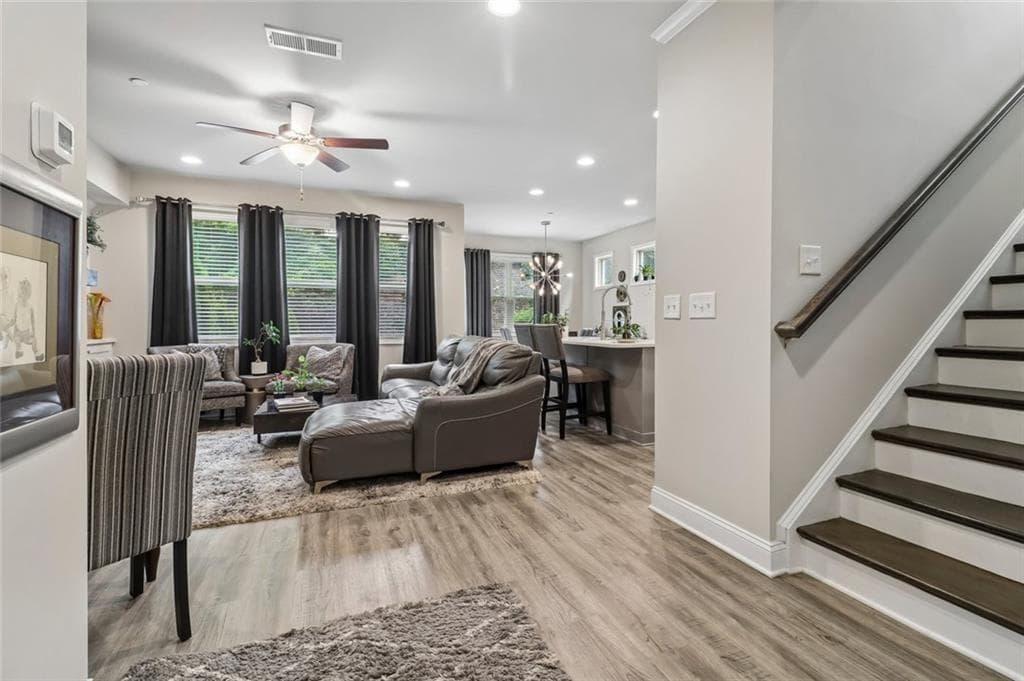 3 bedroom, 3 bathroom, 1,929 sq ft townhouse for sale at 130 Maple Creek Way, Woodstock, GA 30188 — photo 8