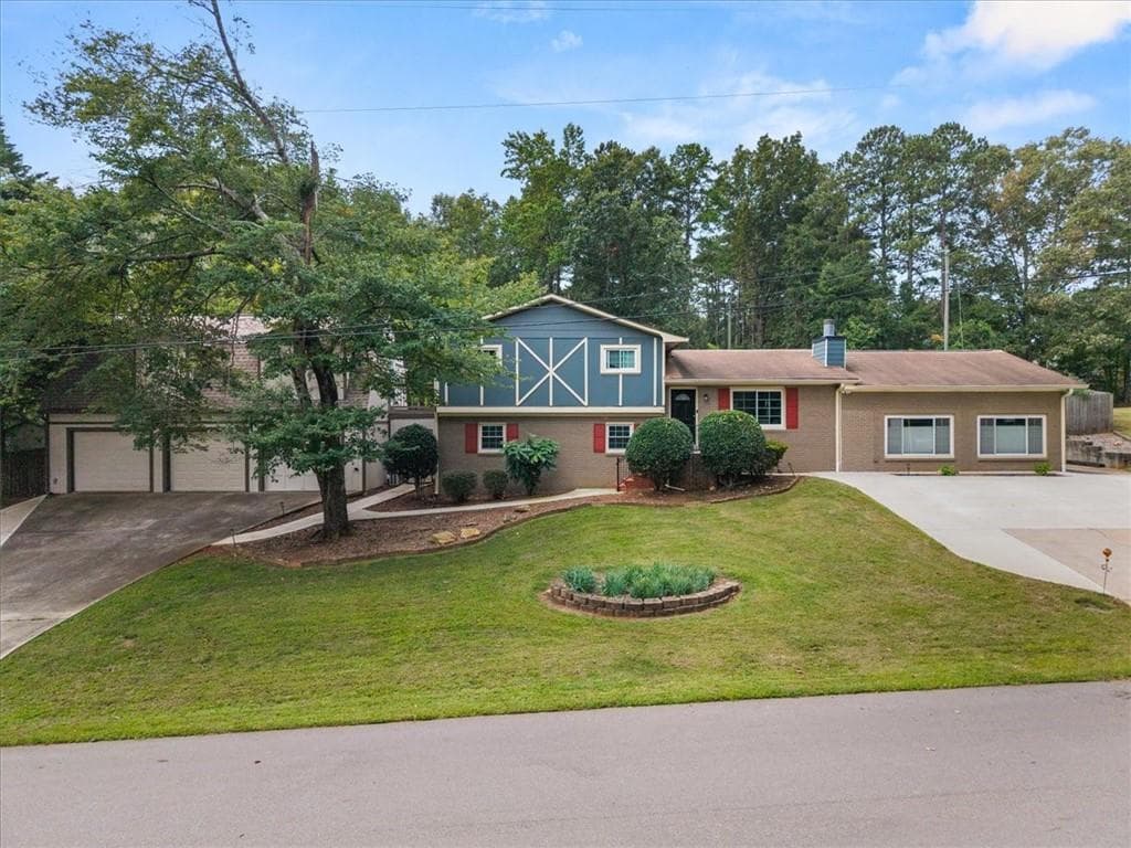 5 bedroom, 5 bathroom, 2,758 sq ft single family residence for sale at 6054 Dogwood Circle, Buford, GA 30518