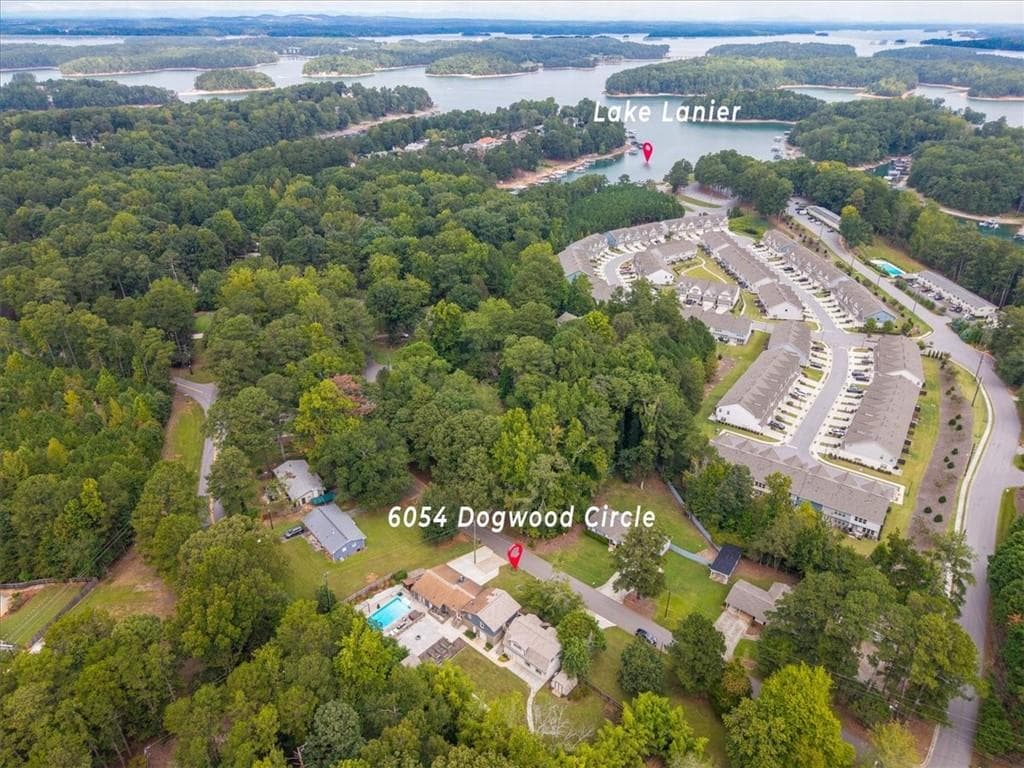5 bedroom, 5 bathroom, 2,758 sq ft single family residence for sale at 6054 Dogwood Circle, Buford, GA 30518 — photo 2