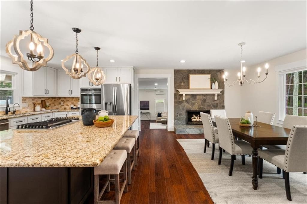 5 bedroom, 5 bathroom, 2,758 sq ft single family residence for sale at 6054 Dogwood Circle, Buford, GA 30518 — photo 6