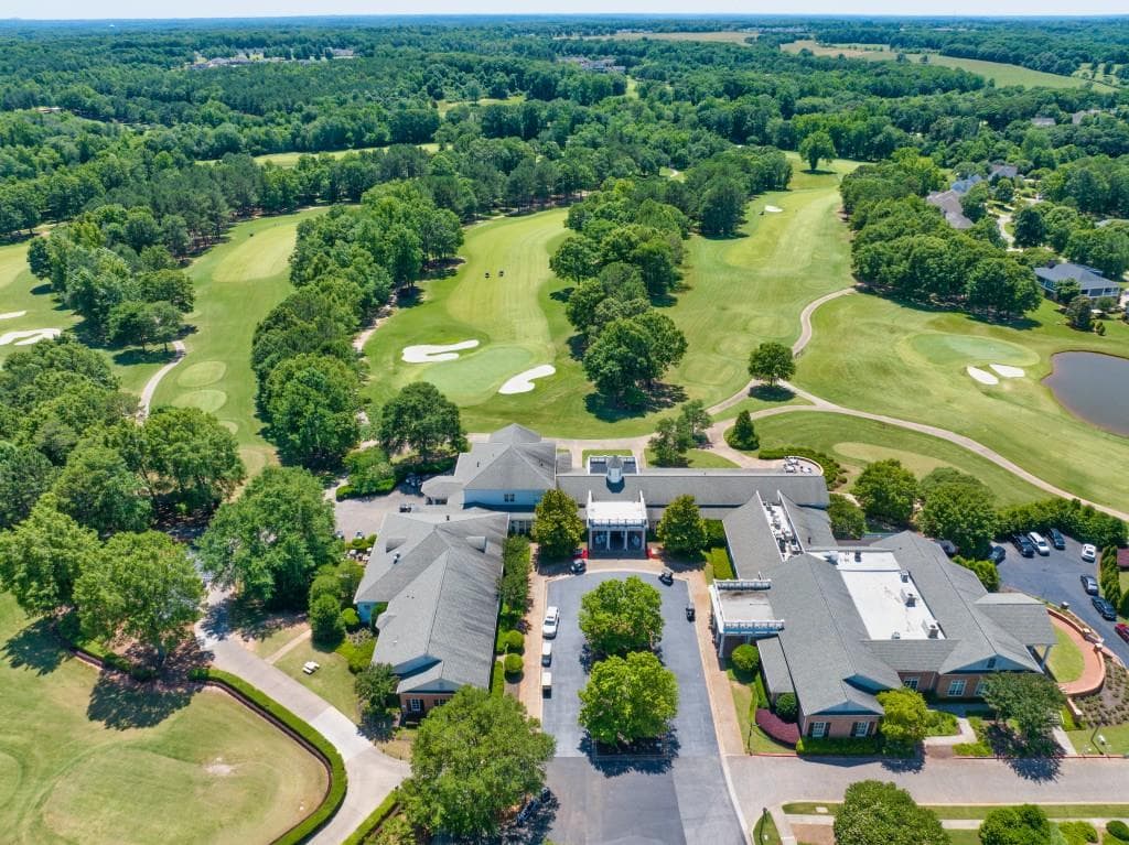 4 bedroom, 3 bathroom, 2,340 sq ft single family residence for sale at 564 Lillian Way, Statham, GA 30666 — photo 8
