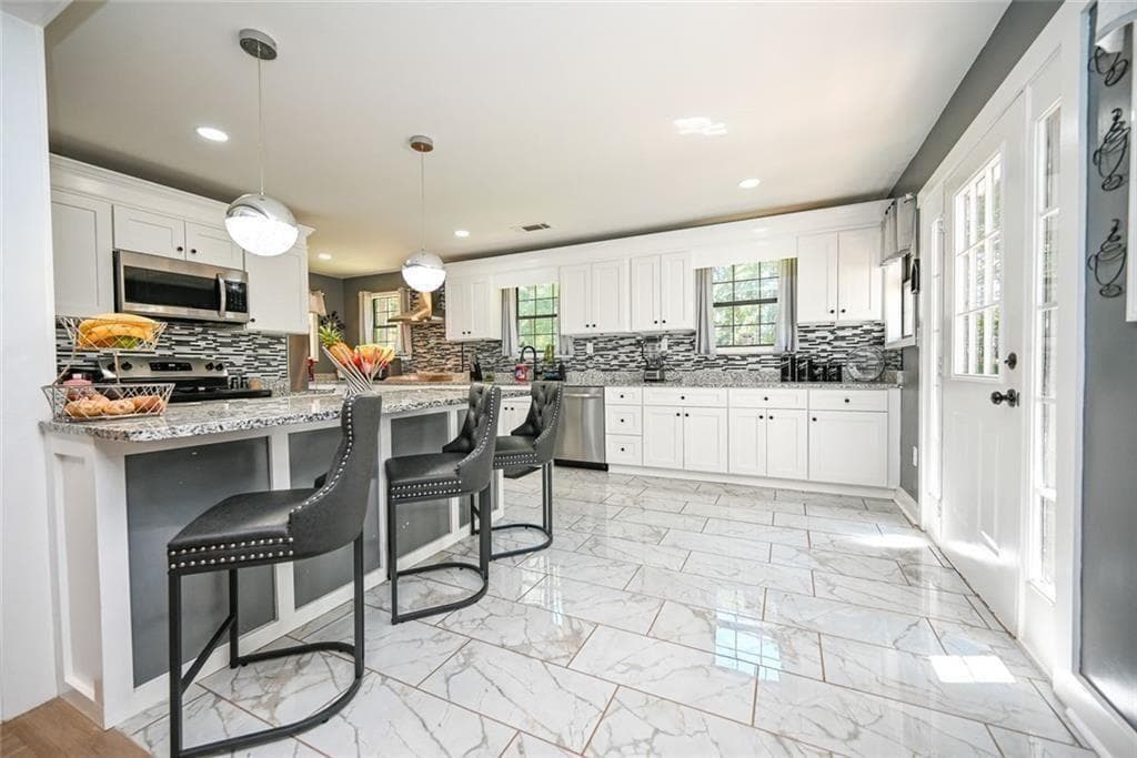 4 bedroom, 3 bathroom, 2,626 sq ft single family residence for sale at 727 Tanners Bridge Circle, Bethlehem, GA 30620 — photo 10