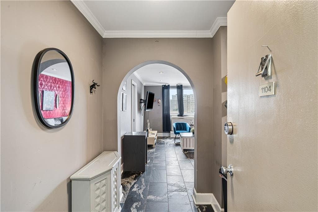 1 bedroom, 1 bathroom, 631 sq ft condominium for sale at 215 Piedmont Avenue 1104, Atlanta, GA 30308 — photo 3