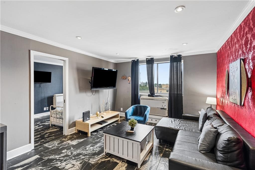 1 bedroom, 1 bathroom, 631 sq ft condominium for sale at 215 Piedmont Avenue 1104, Atlanta, GA 30308 — photo 5