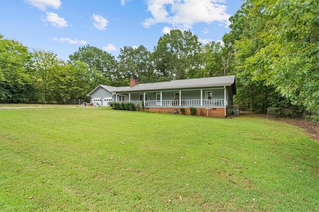 3 bedroom, 2 bathroom, 2,606 sq ft single family residence under contract at 130 Versallies Drive, Calhoun, GA 30701