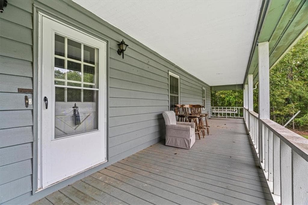 3 bedroom, 2 bathroom, 2,606 sq ft single family residence under contract at 130 Versallies Drive, Calhoun, GA 30701 — photo 2