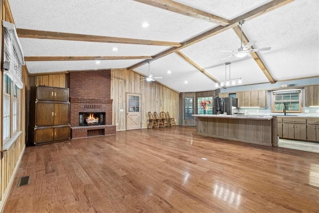 3 bedroom, 2 bathroom, 2,606 sq ft single family residence under contract at 130 Versallies Drive, Calhoun, GA 30701 — photo 3
