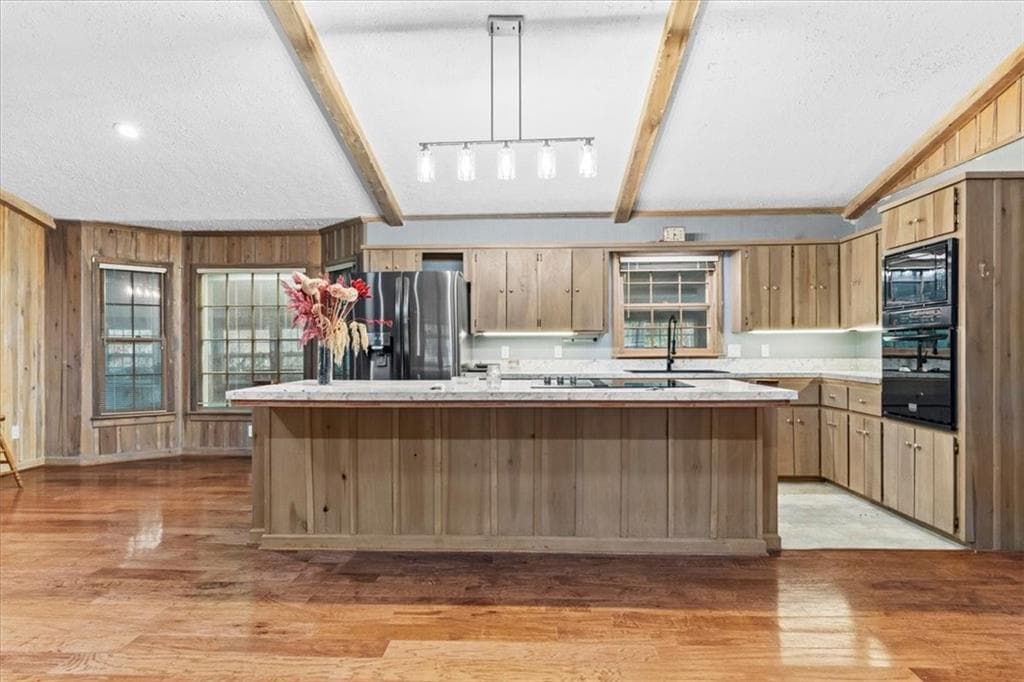 3 bedroom, 2 bathroom, 2,606 sq ft single family residence under contract at 130 Versallies Drive, Calhoun, GA 30701 — photo 4