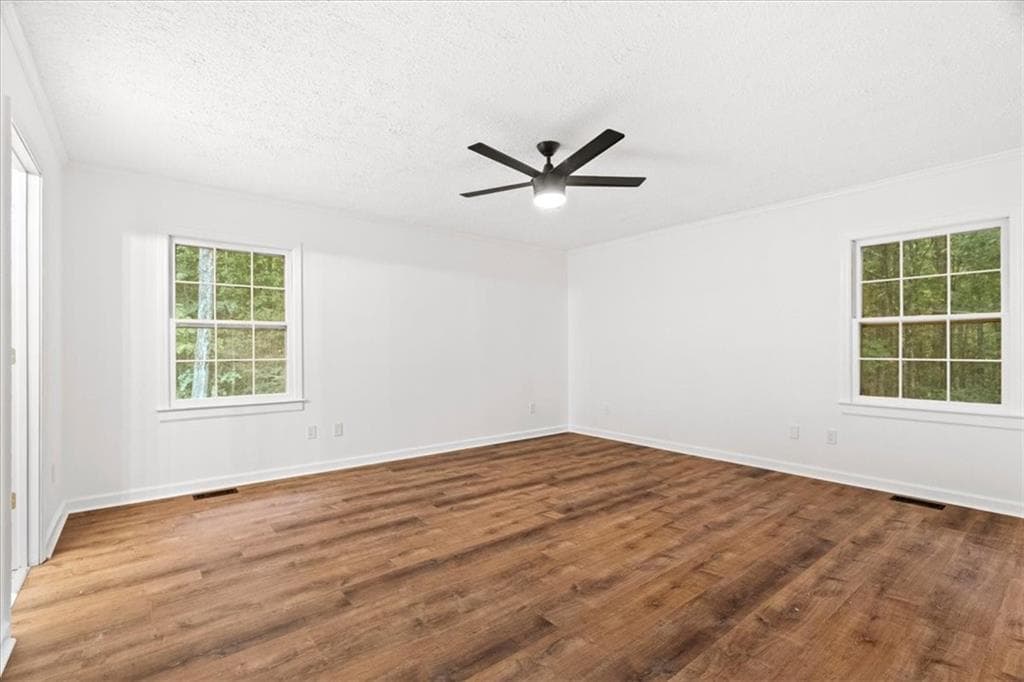 3 bedroom, 2 bathroom, 2,606 sq ft single family residence under contract at 130 Versallies Drive, Calhoun, GA 30701 — photo 10