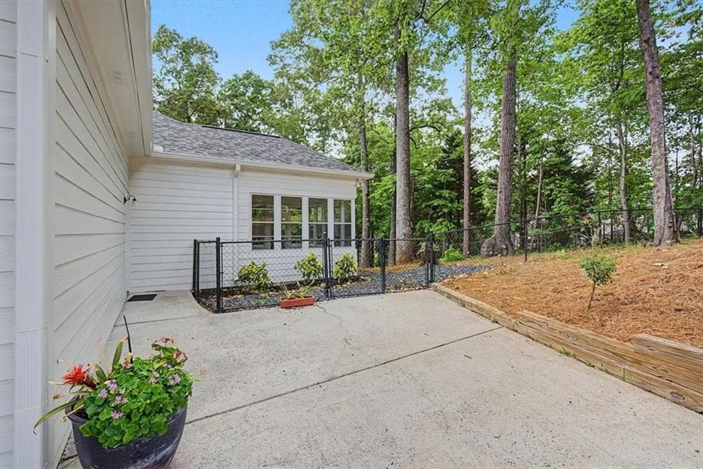 4 bedroom, 3 bathroom, 2,645 sq ft single family residence for sale at 1050 Wiley Bridge Road, Woodstock, GA 30188 — photo 3