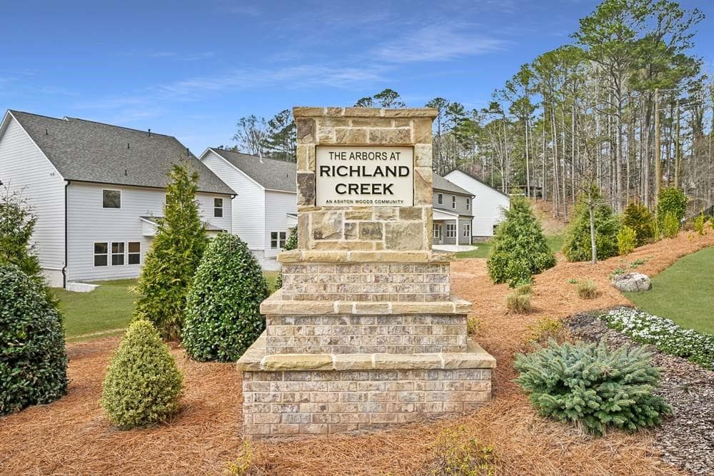 5 bedroom, 4 bathroom, 2,859 sq ft single family residence for sale at 6264 Kismet Road, Buford, GA 30518 — photo 2