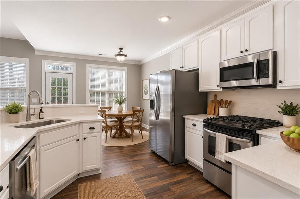 4 bedroom, 3 bathroom, 2,681 sq ft single family residence for sale at 1216 McAllistar Drive, Locust Grove, GA 30248 — photo 4