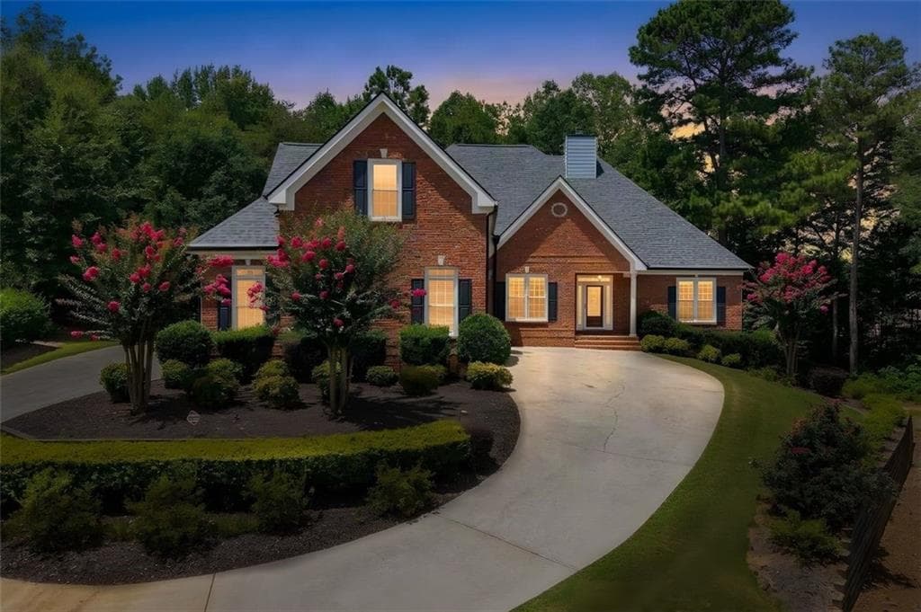 4 bedroom, 3 bathroom, 3,744 sq ft single family residence for sale at 2777 Chinquapin Court, Buford, GA 30519 — photo 2