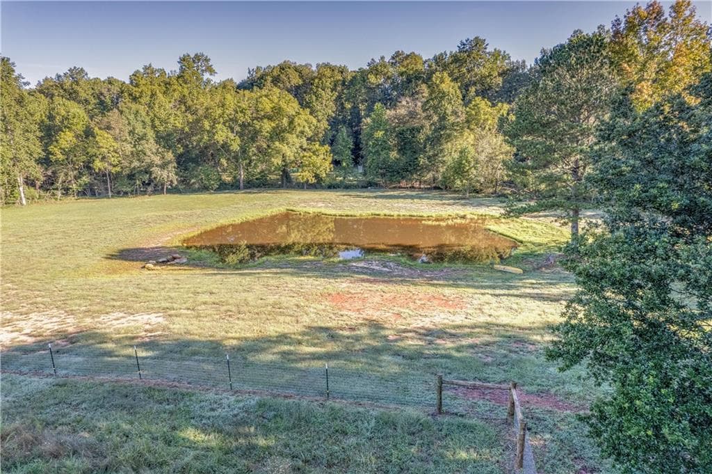 3 bedroom, 2 bathroom, 1,431 sq ft single family residence under contract at 4324 Pine Vale Road, Gainesville, GA 30507 — photo 4