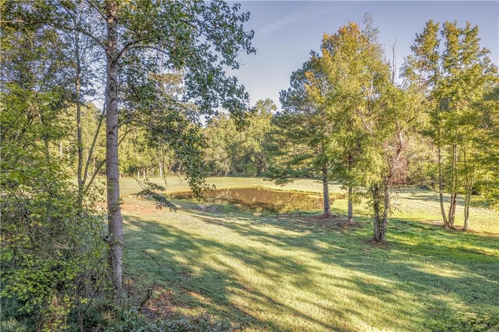 3 bedroom, 2 bathroom, 1,431 sq ft single family residence under contract at 4324 Pine Vale Road, Gainesville, GA 30507 — photo 5
