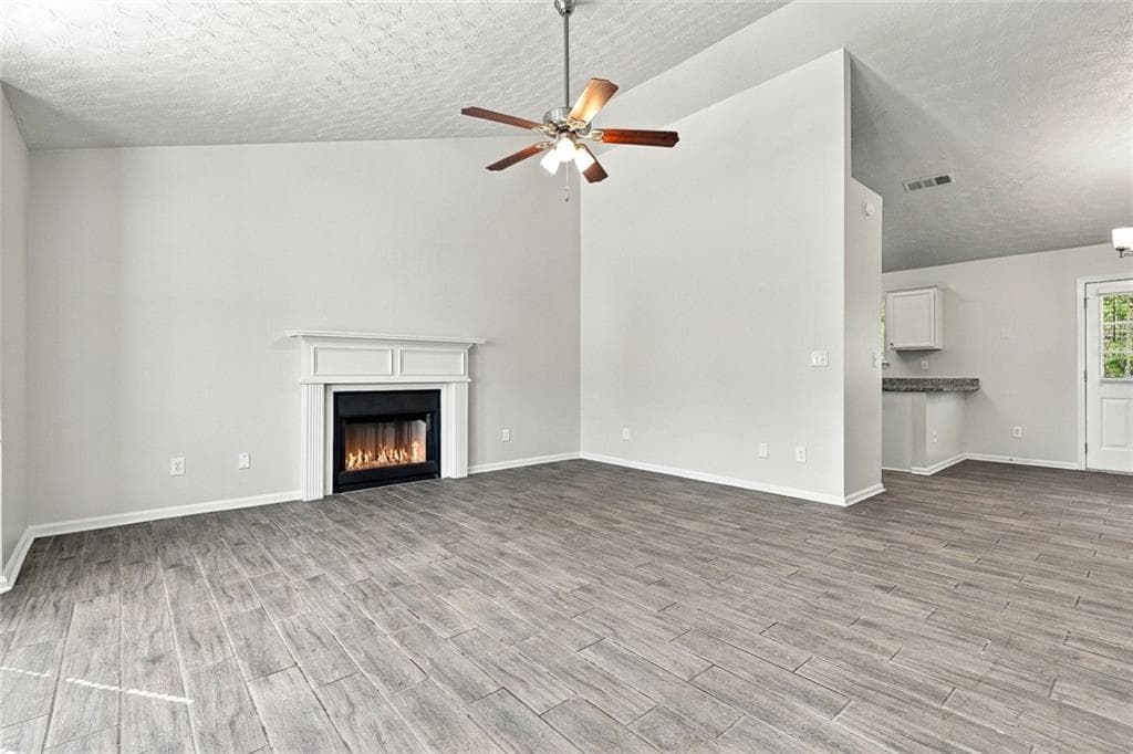 3 bedroom, 2 bathroom, 2,170 sq ft single family residence for sale at 90 Green Commons Drive, Covington, GA 30016 — photo 7