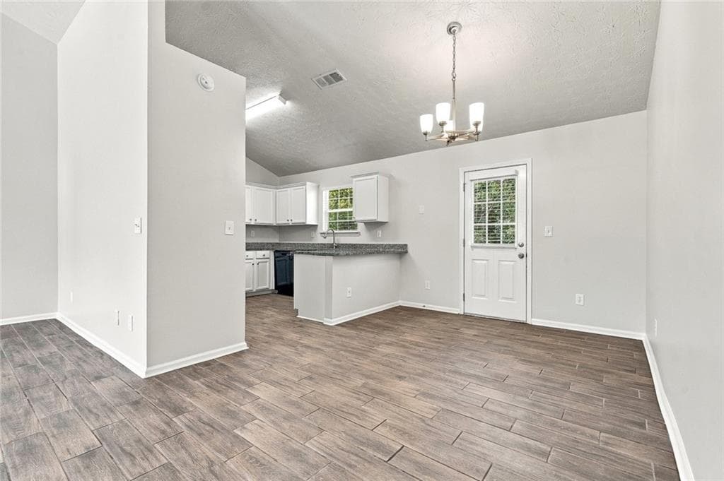 3 bedroom, 2 bathroom, 2,170 sq ft single family residence for sale at 90 Green Commons Drive, Covington, GA 30016 — photo 8