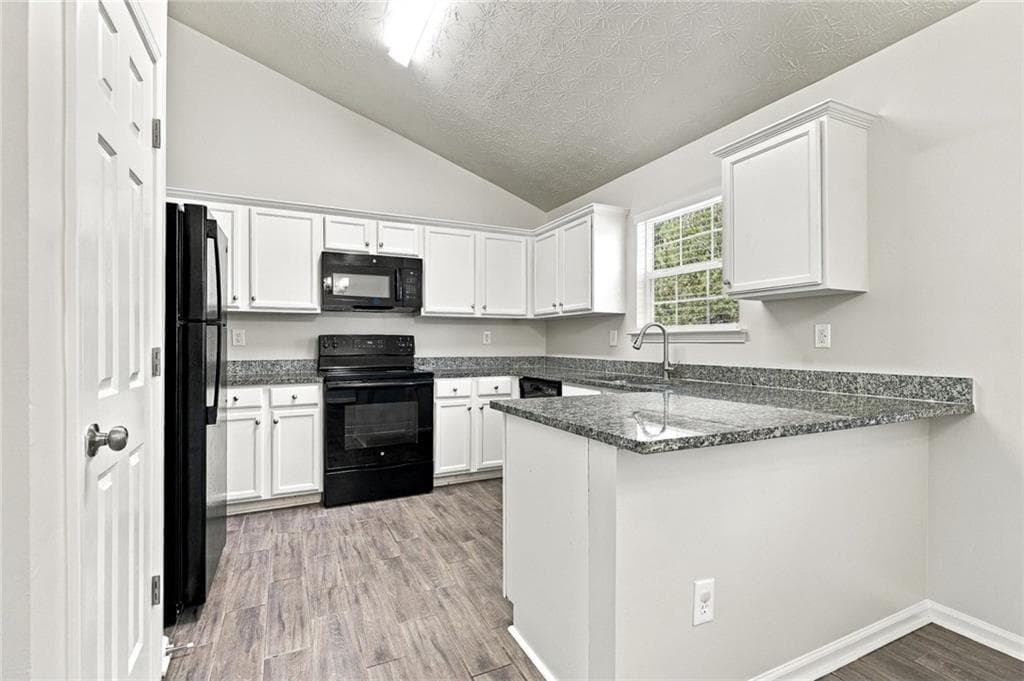 3 bedroom, 2 bathroom, 2,170 sq ft single family residence for sale at 90 Green Commons Drive, Covington, GA 30016 — photo 9