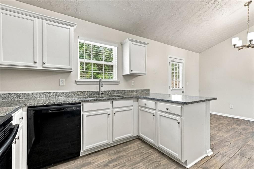 3 bedroom, 2 bathroom, 2,170 sq ft single family residence for sale at 90 Green Commons Drive, Covington, GA 30016 — photo 10