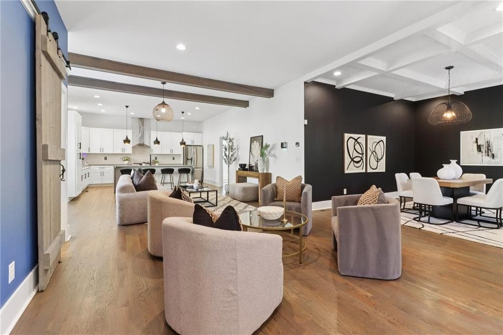 6 bedroom, 5 bathroom, 3,006 sq ft single family residence for rent at 325 Sisson Avenue, Atlanta, GA 30317 for $6,700 a month — photo 2