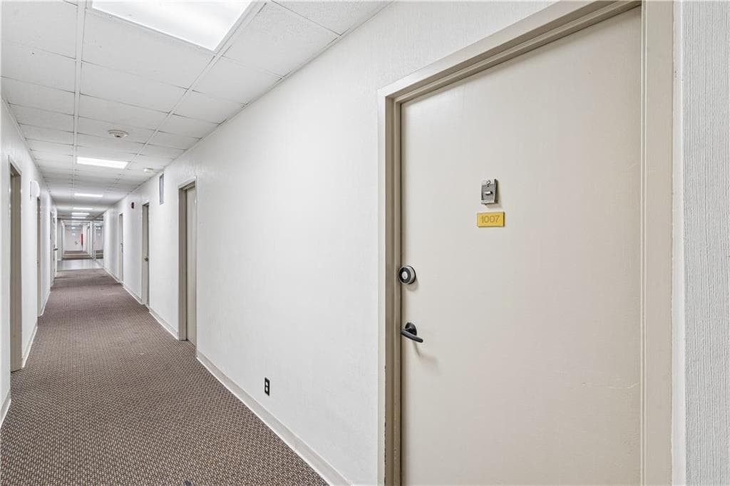 2 bedroom, 1 bathroom, 931 sq ft condominium for sale at 215 Piedmont Avenue 1007, Atlanta, GA 30308 — photo 2