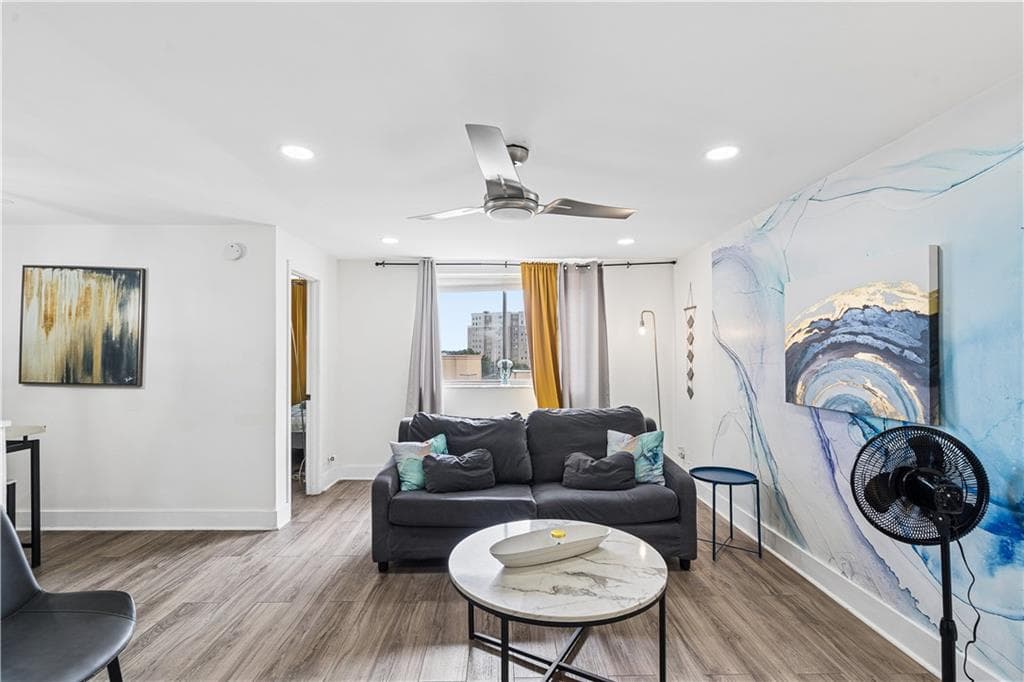 2 bedroom, 1 bathroom, 931 sq ft condominium for sale at 215 Piedmont Avenue 1007, Atlanta, GA 30308 — photo 5