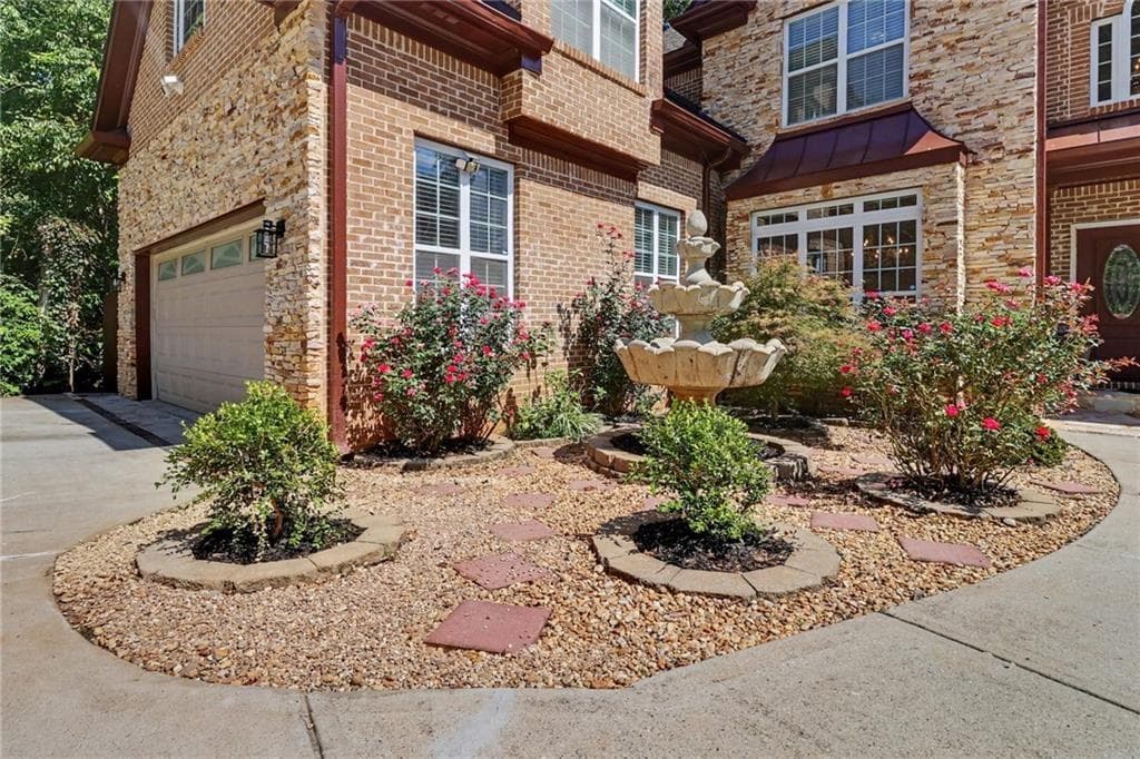6 bedroom, 6 bathroom, 5,950 sq ft single family residence for sale at 760 Links View Drive, Sugar Hill, GA 30518 — photo 4