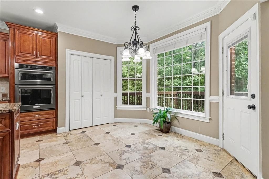 6 bedroom, 6 bathroom, 5,950 sq ft single family residence for sale at 760 Links View Drive, Sugar Hill, GA 30518 — photo 10