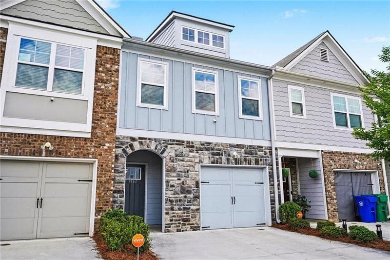 3 bedroom, 3 bathroom, 1,617 sq ft home for sale at 1962 Dillon Drive, Lithonia, GA