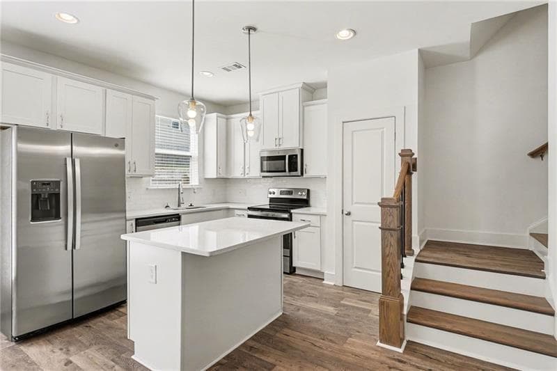 3 bedroom, 3 bathroom, 1,617 sq ft townhouse for sale at 1962 Dillon Drive, Lithonia, GA 30058 — photo 4