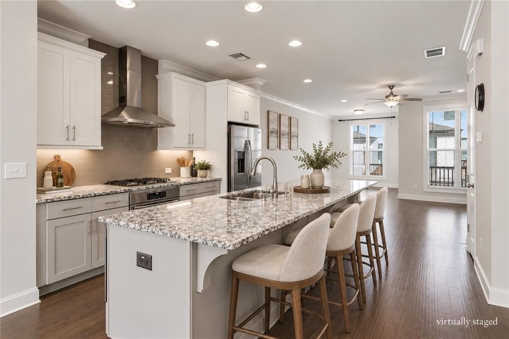 3 bedroom, 4 bathroom, 2,150 sq ft townhouse for sale at 2051 Glenview Park Circle, Duluth, GA 30097 — photo 2