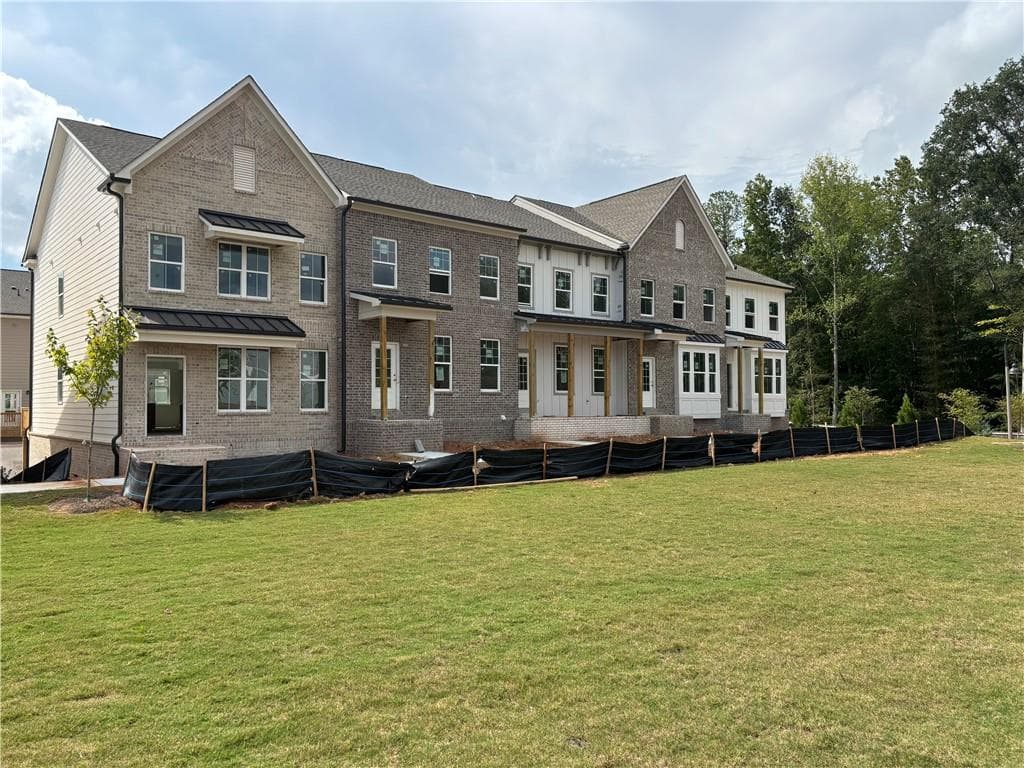 3 bedroom, 4 bathroom, 2,085 sq ft townhouse for sale at 158 Agnew Way 29, Woodstock, GA 30188 — photo 2