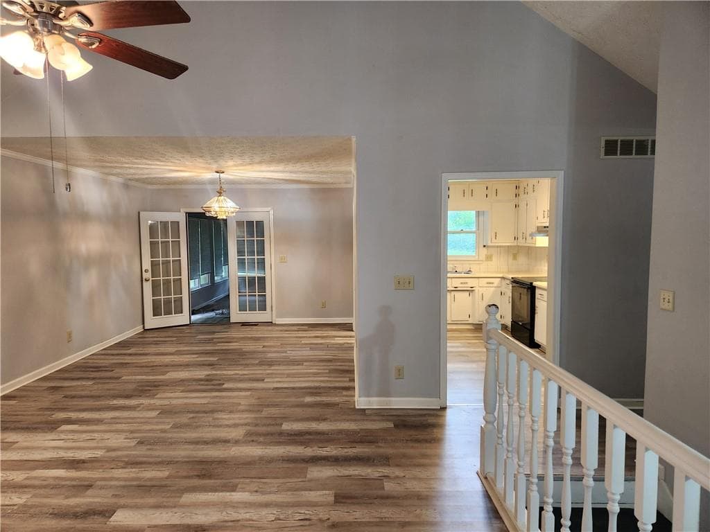 5 bedroom, 3 bathroom, 1,910 sq ft single family residence under contract at 5472 Four Winds Drive, Lilburn, GA 30047 — photo 4