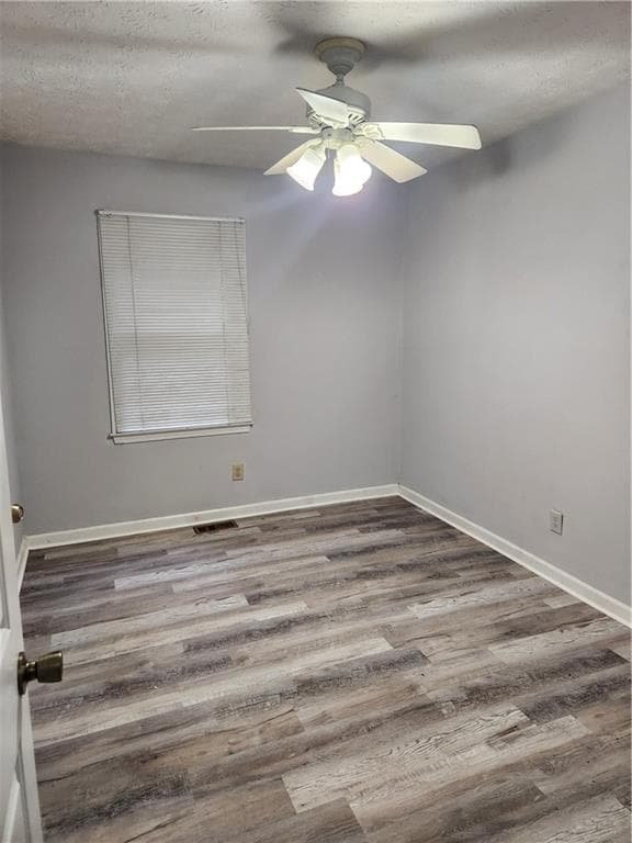 5 bedroom, 3 bathroom, 1,910 sq ft single family residence under contract at 5472 Four Winds Drive, Lilburn, GA 30047 — photo 7