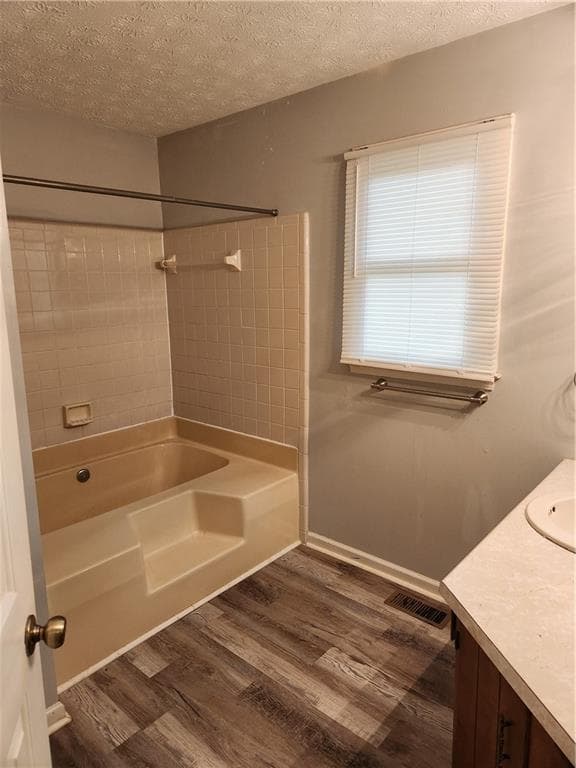 5 bedroom, 3 bathroom, 1,910 sq ft single family residence under contract at 5472 Four Winds Drive, Lilburn, GA 30047 — photo 8