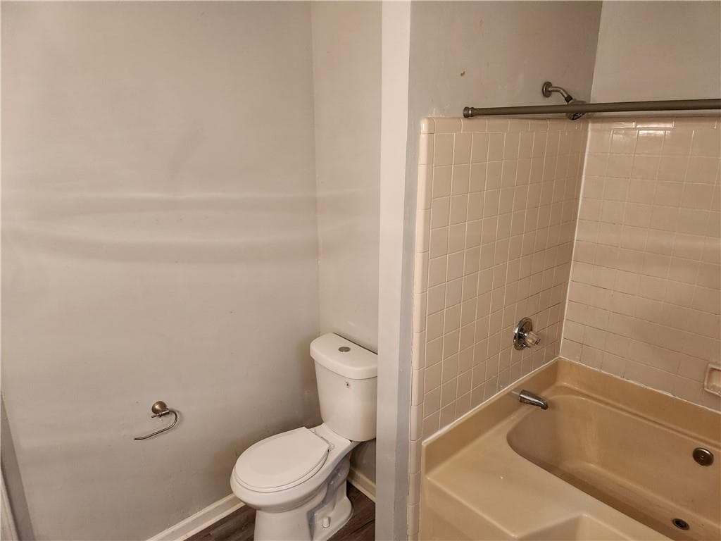 5 bedroom, 3 bathroom, 1,910 sq ft single family residence under contract at 5472 Four Winds Drive, Lilburn, GA 30047 — photo 9