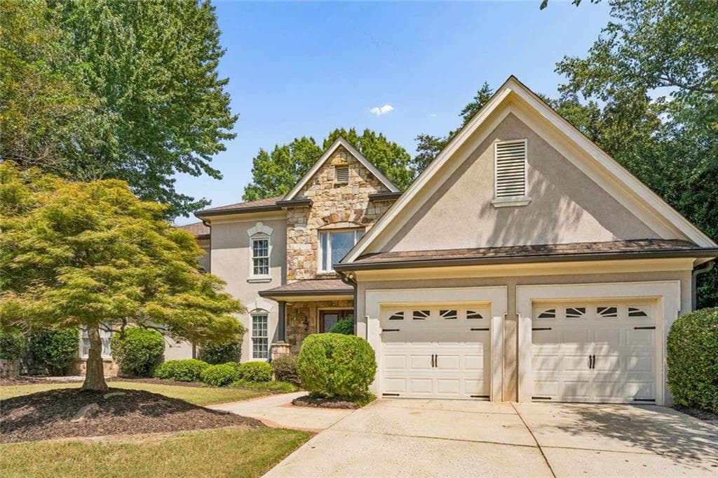 4 bedroom, 3 bathroom, 3,065 sq ft single family residence for sale at 715 Clubside Drive, Roswell, GA 30076 — photo 4