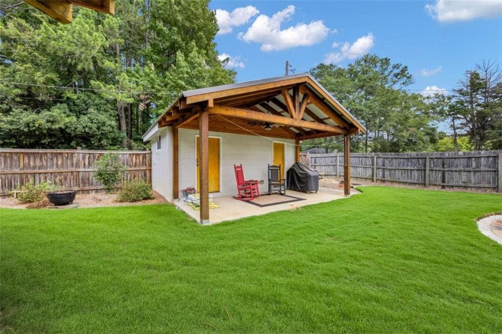 3 bedroom, 3 bathroom, 1,624 sq ft single family residence for sale at 5183 Old Monticello Street, Covington, GA 30014 — photo 7