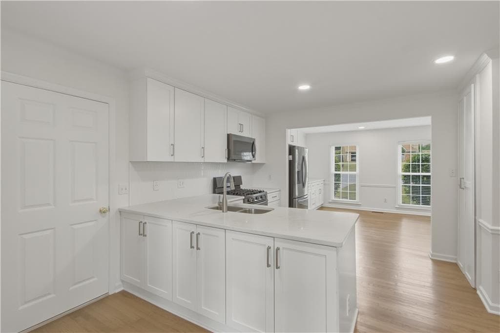 5 bedroom, 4 bathroom, 3,187 sq ft single family residence for sale at 4320 Keheley Lake Court, Marietta, GA 30066 — photo 8