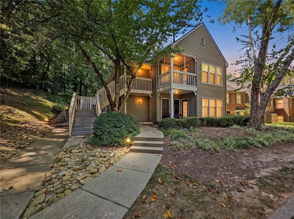 2 bedroom, 2 bathroom, 1,404 sq ft condominium for sale at 306 Bainbridge Drive, Sandy Springs, GA 30327